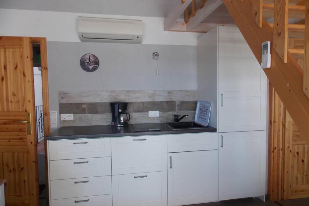 קאבטאט Relax Comfy Cozy Apartment מראה חיצוני תמונה
